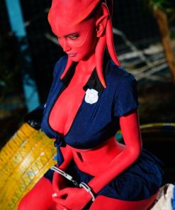 Realistische 160 cm große rote Alien-Sexpuppe mit attraktiver Oberweite - Dolls Castle